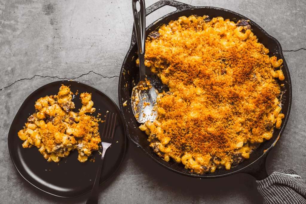 smoked american lamb shoulder mac and cheese